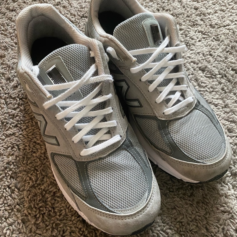 New Balance 990v5